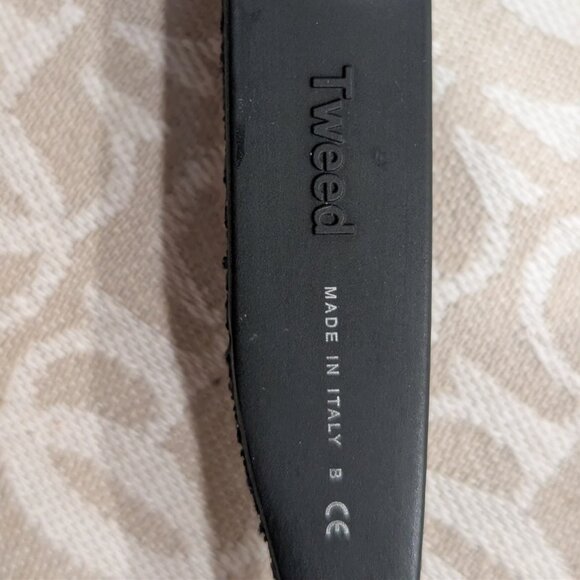 Authentic CHANEL Tweed Sunglasses Black Frame main image 3